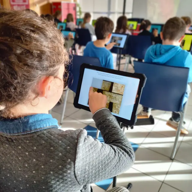 Micro Folie à Arsac accueil d’un groupe scolaire